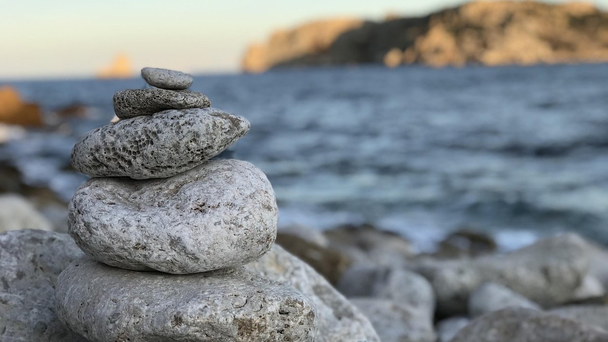 Five Seaside Picnic Ideas for Blustery Days