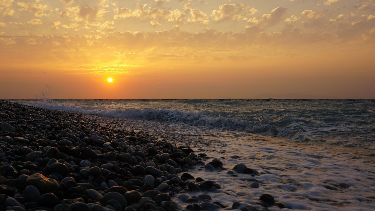 Preparing Your Home for Stormy Seaside Weather